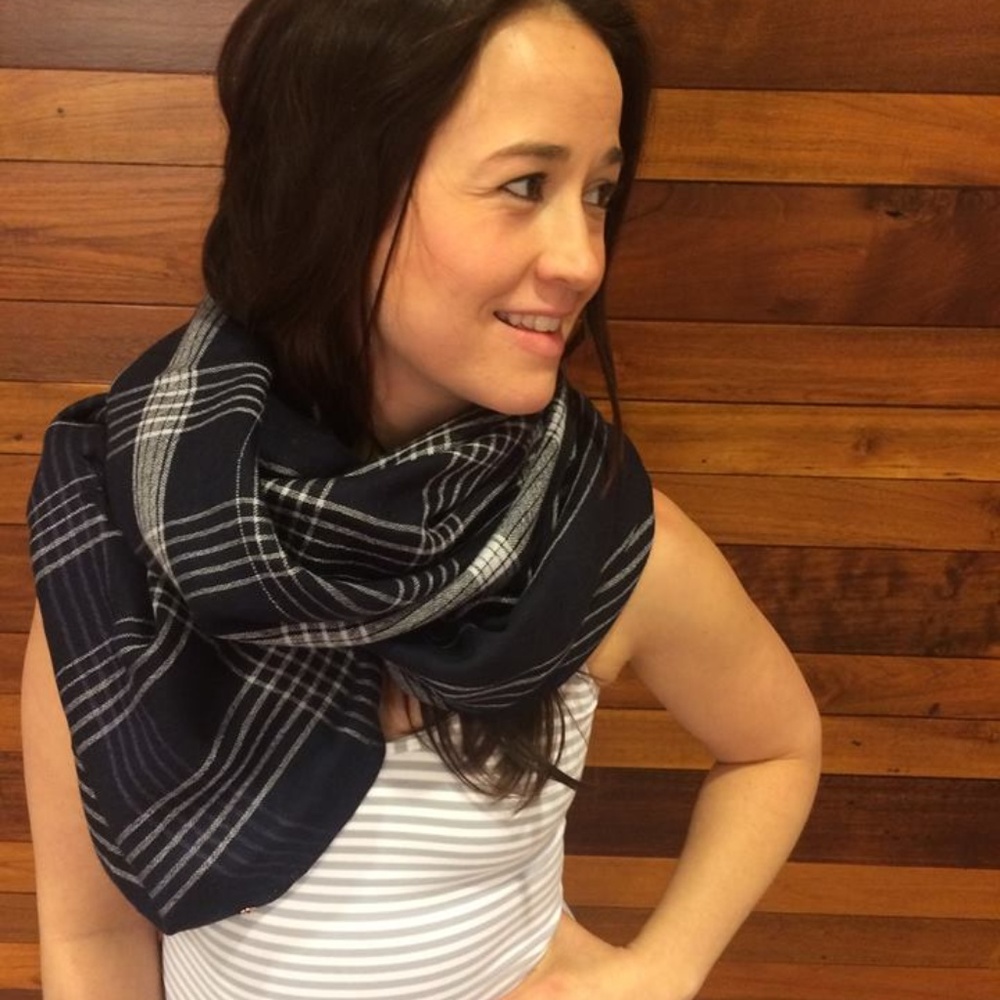 lululemon Mudra Scarf in Inkwell